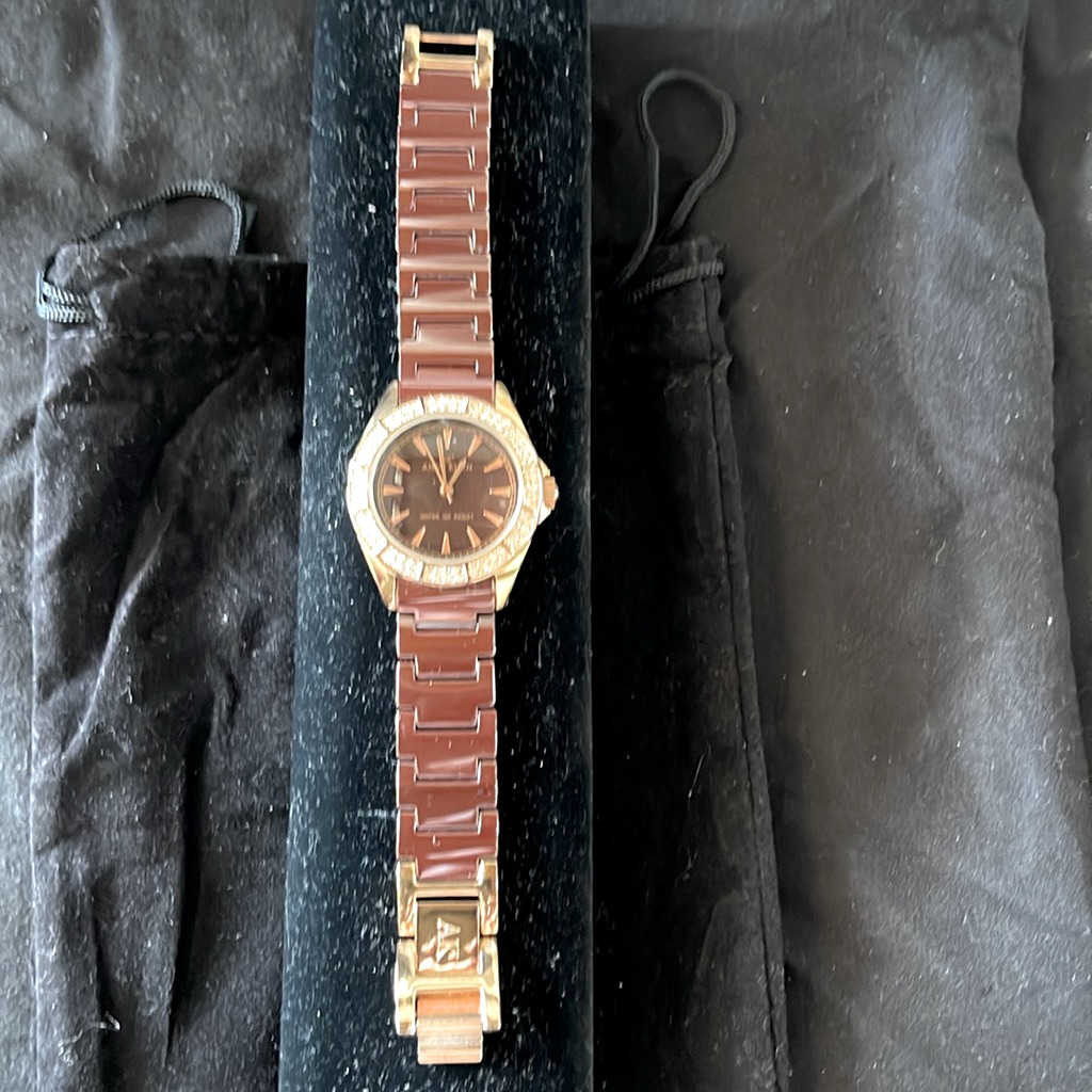 Anne Klein Incredibly Beautiful And Classy!!! Gold/Brown Surrounded In Crystals!
